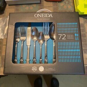 Oneida 72-Piece River Mirror Flatware Set For 14 Rust-Resistant 18/0 Stainless S